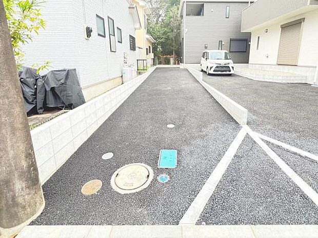 駐車場ももちろん完備しておりますのでお車所有の方にも心強いです。
