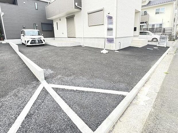駐車場ももちろん完備しておりますのでお車所有の方にも心強いです。