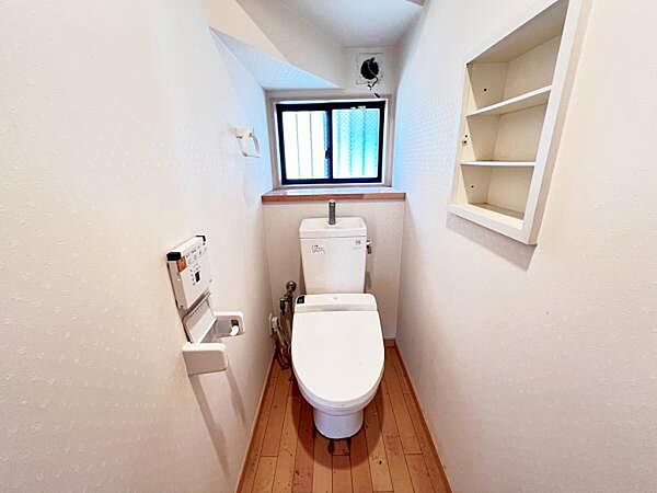 ほっと安らげるトイレ空間です。