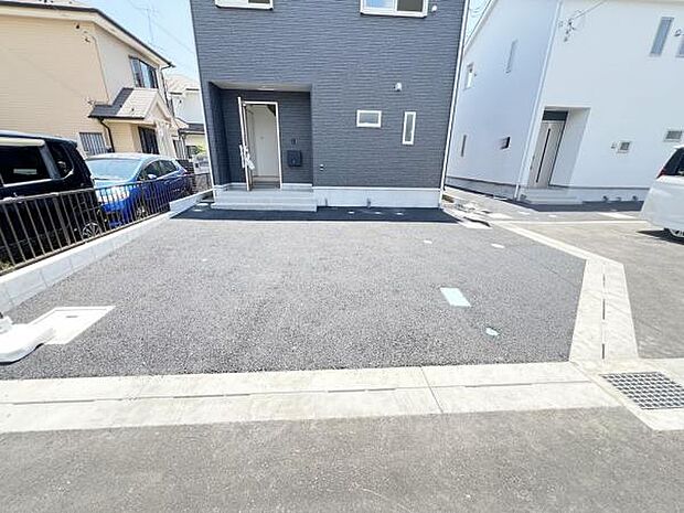 駐車場ももちろん完備しておりますのでお車所有の方にも心強いです。
