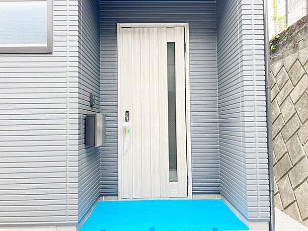 いつも気持ちよくご家族を迎えられる玄関です。