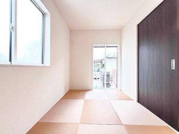 和室スペースです。畳のお部屋は寛げる空間ですね。