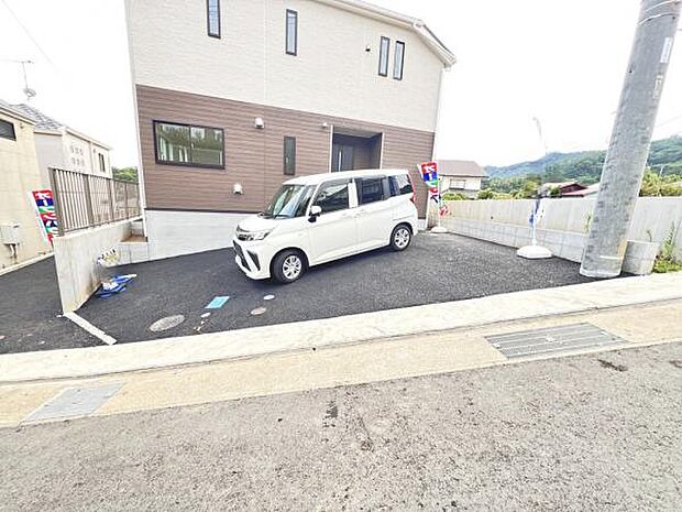 駐車場ももちろん完備しておりますのでお車所有の方にも心強いです。
