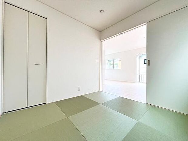 和室スペースです。畳のお部屋は寛げる空間ですね。