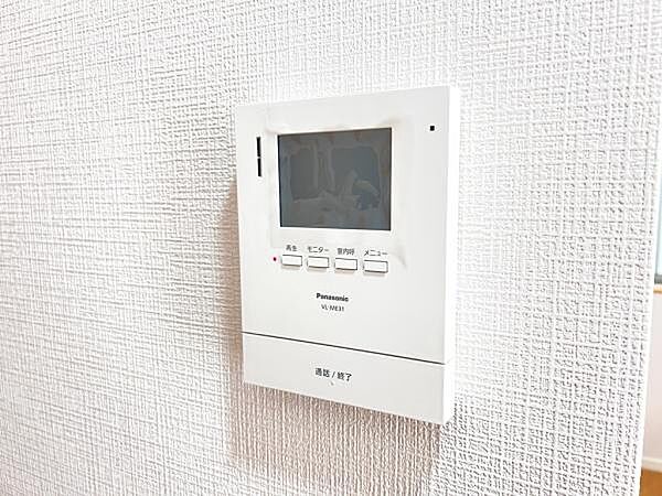 訪問者を確認できるTVモニター付きインターフォンです。