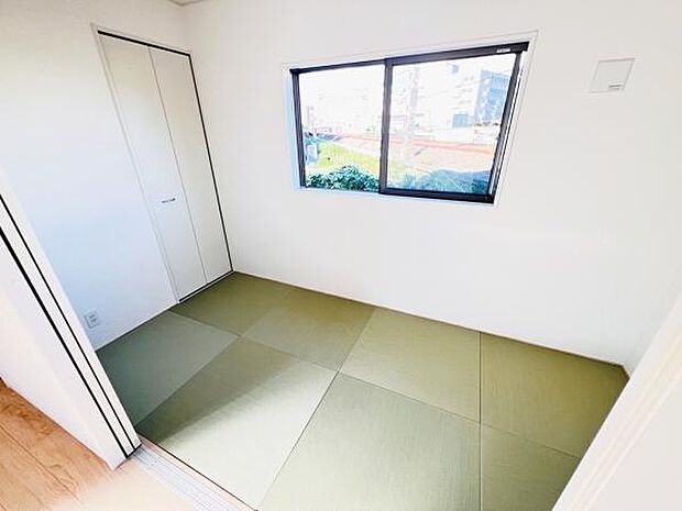 和室スペースです。畳のお部屋は寛げる空間ですね。