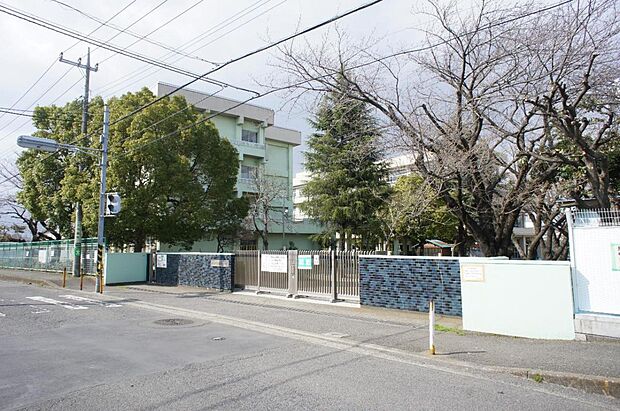 厚木市立愛甲小学校まで約1600m(徒歩20分)
