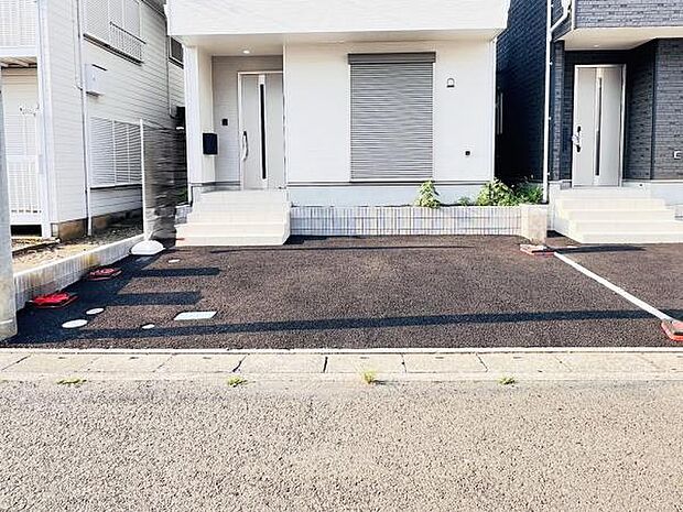 駐車場ももちろん完備しておりますのでお車所有の方にも心強いです。