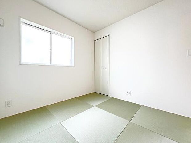和室スペースです。畳のお部屋は寛げる空間ですね。