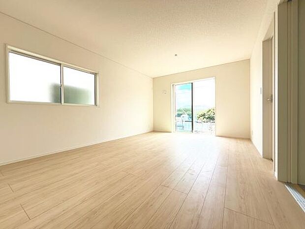 家族団らんの場所としてゆったりと居心地の良いリビングです。
