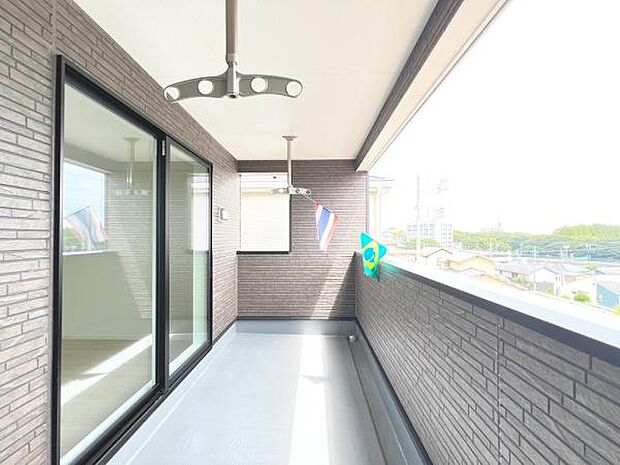 お洗濯ものを気持ち良く太陽の光で干せるのが嬉しいですね。