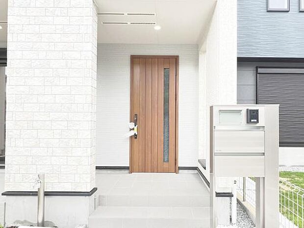 いつも気持ちよくご家族を迎えられる玄関です。
