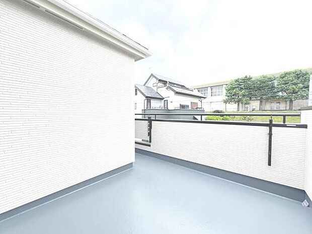 お洗濯ものを気持ち良く太陽の光で干せるのが嬉しいですね。