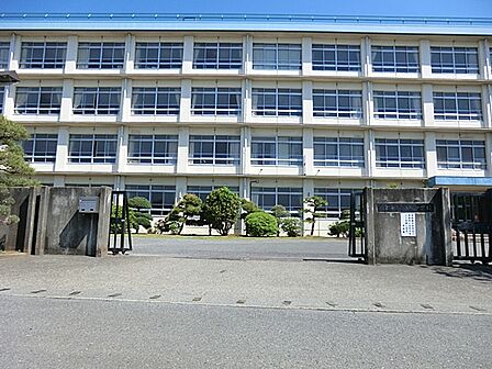 平塚市立神田中学校まで約1400m(徒歩18分)