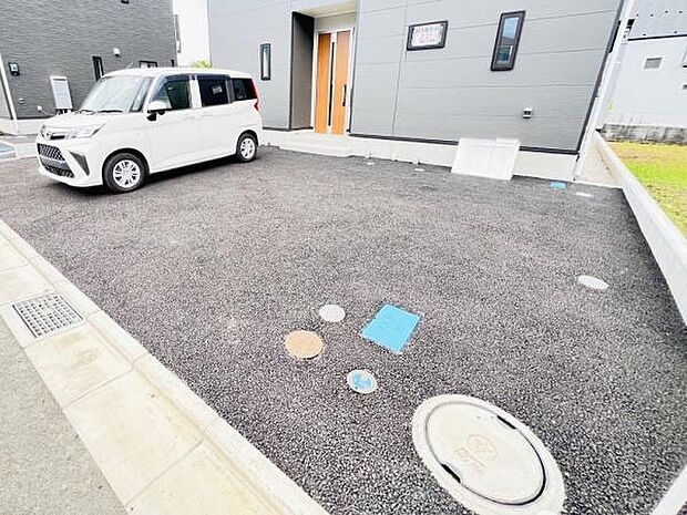 駐車場ももちろん完備しておりますのでお車所有の方にも心強いです。