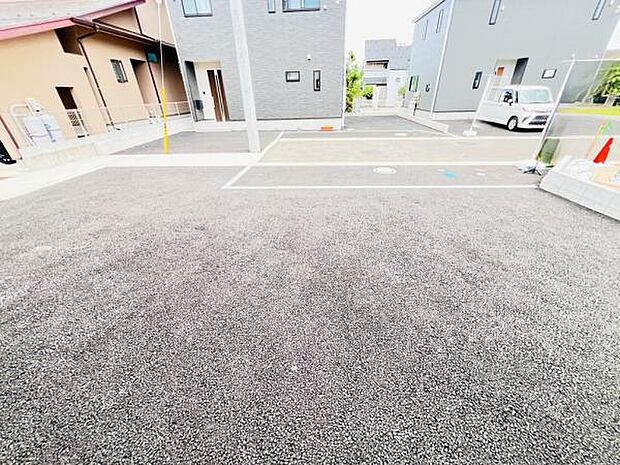 駐車場ももちろん完備しておりますのでお車所有の方にも心強いです。