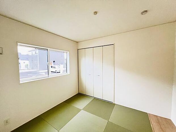 和室スペースです。畳のお部屋は寛げる空間ですね。