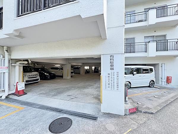 駐車場ももちろん完備しておりますのでお車所有の方にも心強いです。