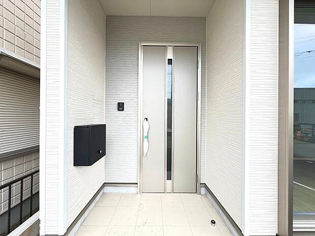 いつも気持ちよくご家族を迎えられる玄関です。