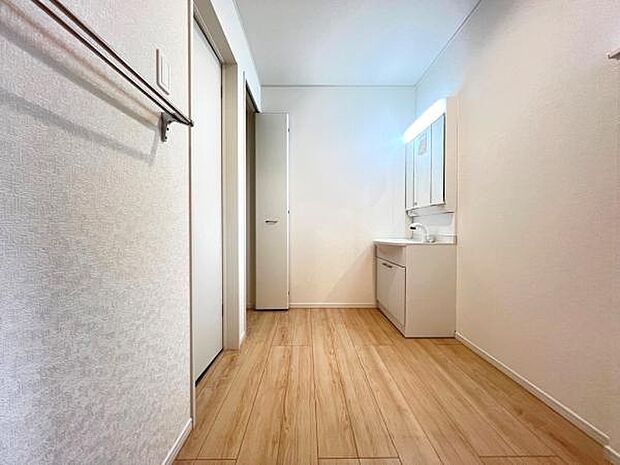 脱衣所は小さなお子様がいるご家庭にも重宝されます。