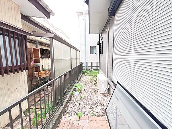 お庭スペースは、ガーデニングやお子様との外遊びなど多彩な用途でお楽しみいただけます。