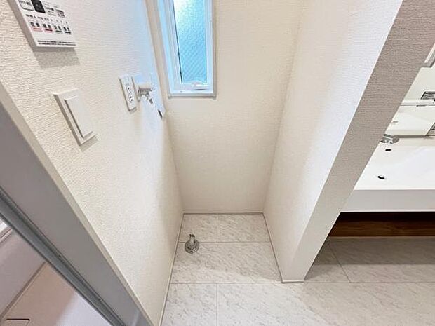 お天気を気にせずお洗濯ができ、室内干し可能です。