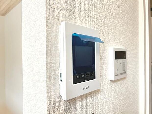 訪問者を確認できるTVモニター付きインターフォンです。