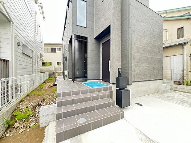 いつも気持ちよくご家族を迎えられる玄関です。