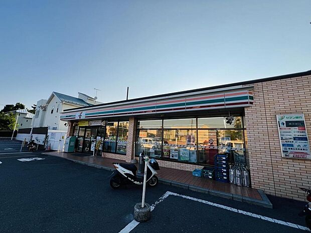 セブン-イレブン 藤沢片瀬山店まで約790m（徒歩10分）