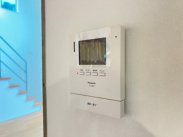訪問者を確認できるTVモニター付きインターフォンです。