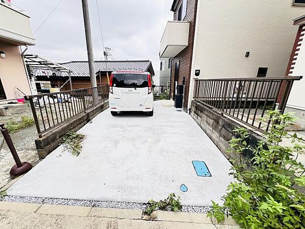 駐車場ももちろん完備しておりますのでお車所有の方にも心強いです。