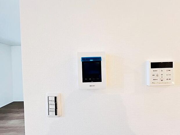 訪問者を確認できるTVモニター付きインターフォンです。