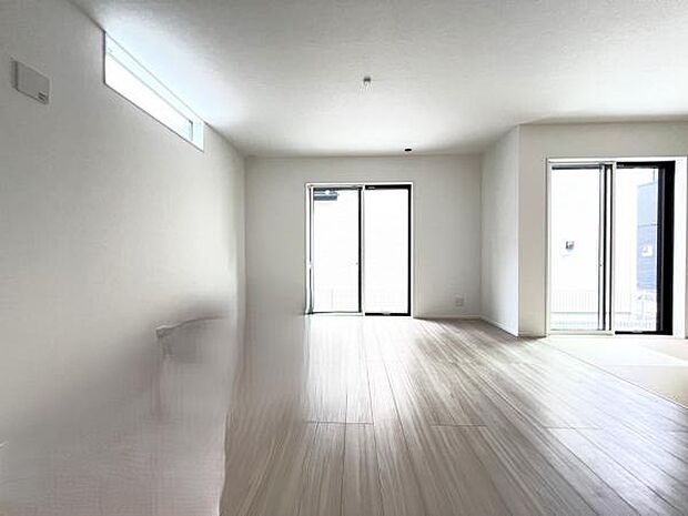 家族団らんの場所としてゆったりと居心地の良いリビングです。