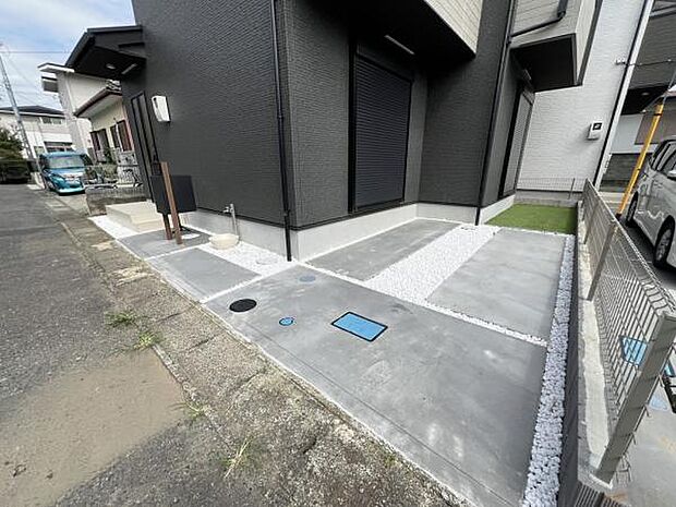 駐車場ももちろん完備しておりますのでお車所有の方にも心強いです。