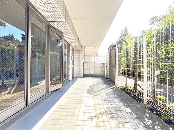 テラスは開放感があり、洗濯物を干すだけでなく、ご家族に合わせた楽しみ方ができますね。