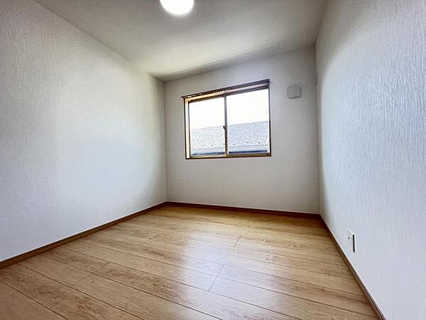 子供部屋にもちょうど良い大きさのお部屋です。