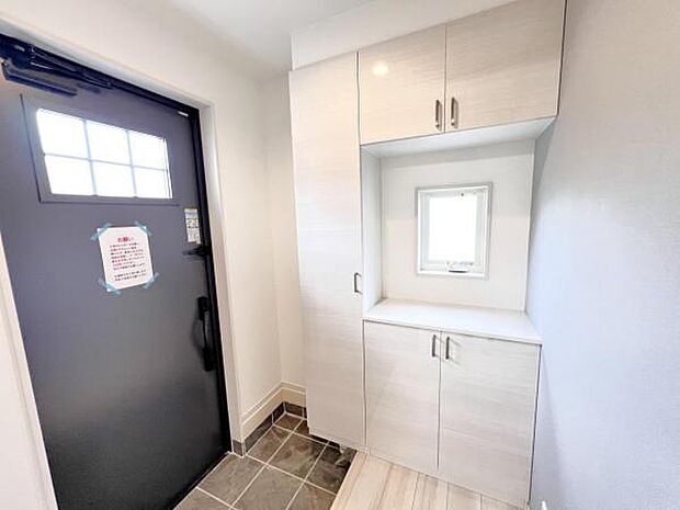 いつも気持ちよくご家族を迎えられる玄関です。