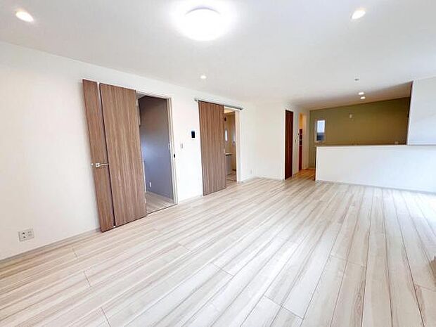 リビングダイニングになります。ご家族そろっての素敵な空間になりそうですね。