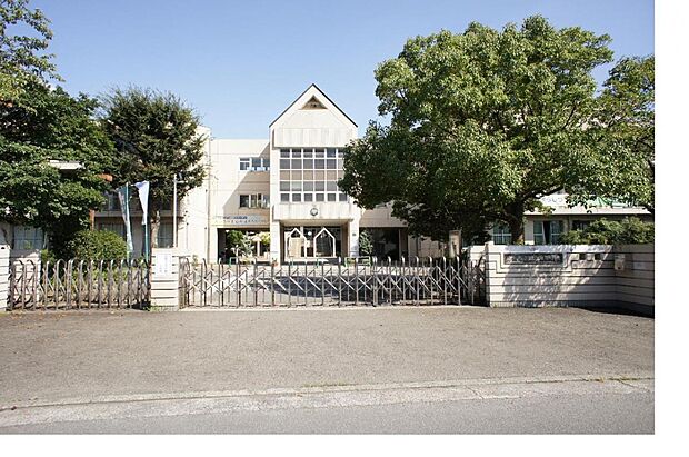 厚木市立睦合東中学校まで約560m（徒歩7分）