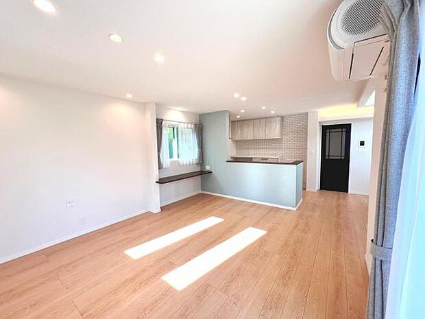 ご家族の温かい時間を演出するダイニングスペースです。