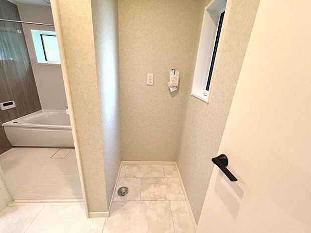 お天気を気にせずお洗濯ができ、室内干し可能です。