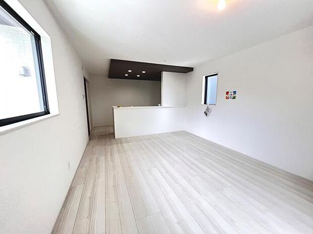 家族団らんの場所としてゆったりと居心地の良いリビングです。