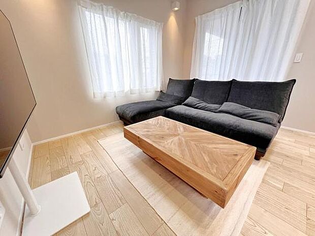 家族団らんの場所としてゆったりと居心地の良いリビングです。