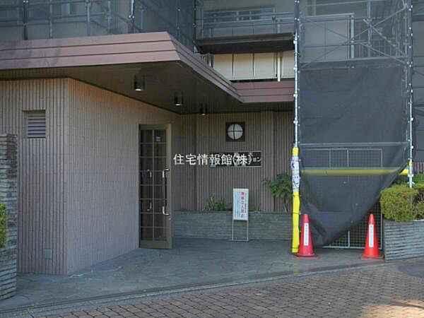 ゆったりとした印象のエントランスです。