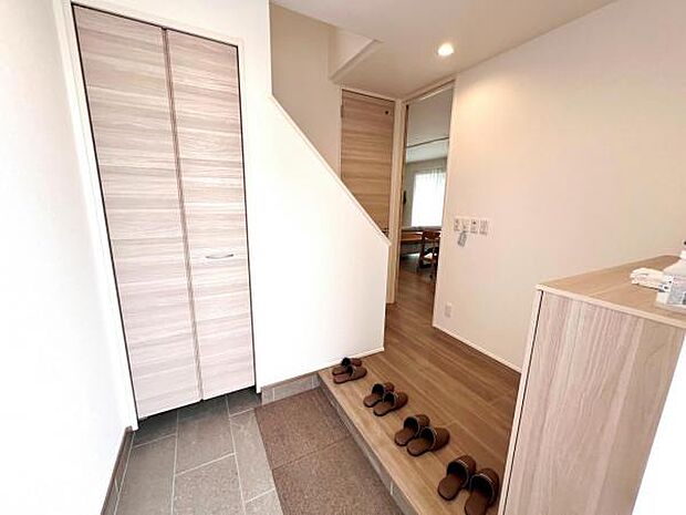 いつも気持ちよくご家族を迎えられる玄関です。