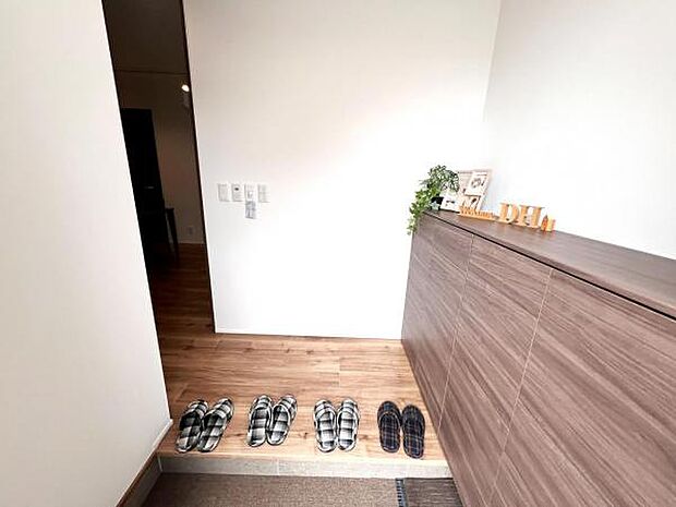 いつも気持ちよくご家族を迎えられる玄関です。