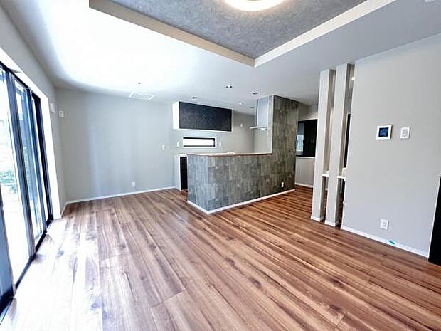 ご家族の温かい時間を演出するダイニングスペースです。