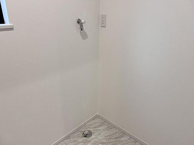 お天気を気にせずお洗濯ができ、室内干し可能です。