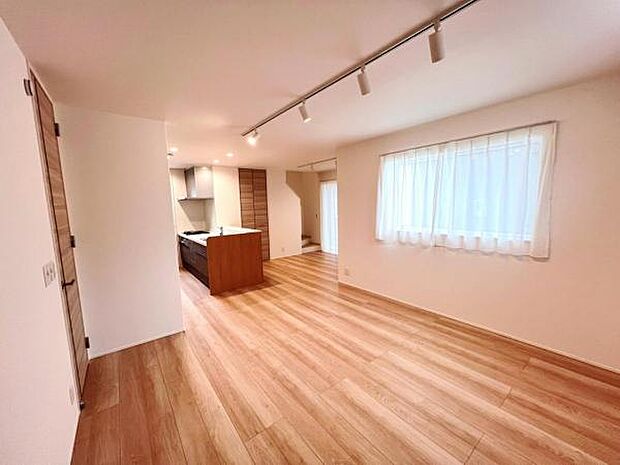 家族団らんの場所としてゆったりと居心地の良いリビングです。