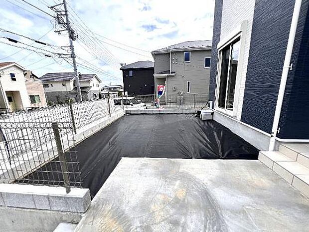 お庭スペースは、ガーデニングやお子様との外遊びなど多彩な用途でお楽しみいただけます。